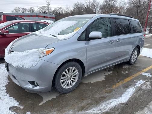 2013 Toyota Sienna XLE