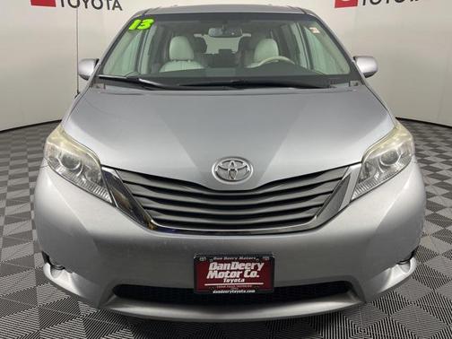 2013 Toyota Sienna XLE