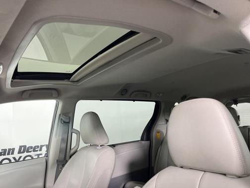 2013 Toyota Sienna XLE