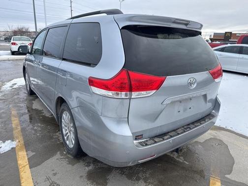 2013 Toyota Sienna XLE