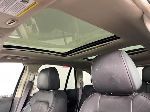 2013 Lincoln MKX Base