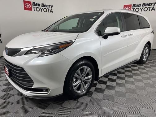 2024 Toyota Sienna Platinum 7 Passenger