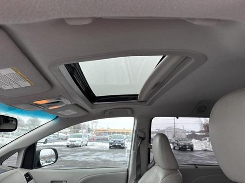 2012 Toyota Sienna XLE