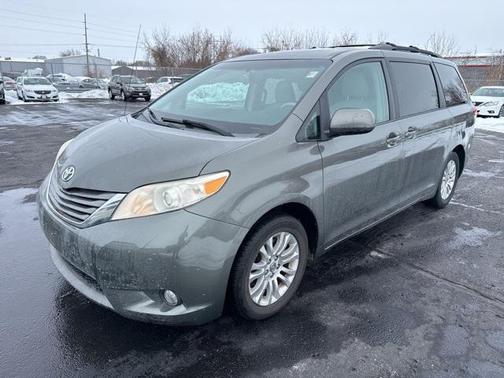 2012 Toyota Sienna XLE
