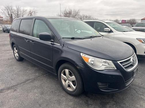2010 Volkswagen Routan SE