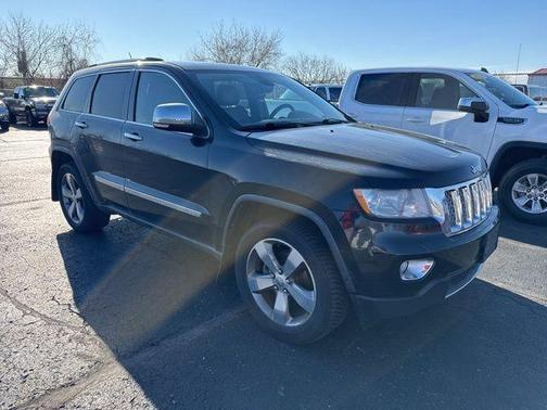 Brilliant Black Crystal Pearlcoat 2012 Jeep Grand Cherokee Overland