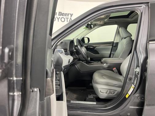 2022 Toyota Highlander Hybrid Limited
