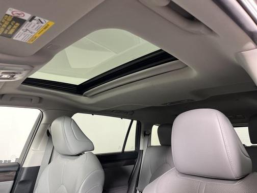 2022 Toyota Highlander Hybrid Limited