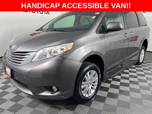 Predawn Gray Mica 2017 Toyota Sienna XLE