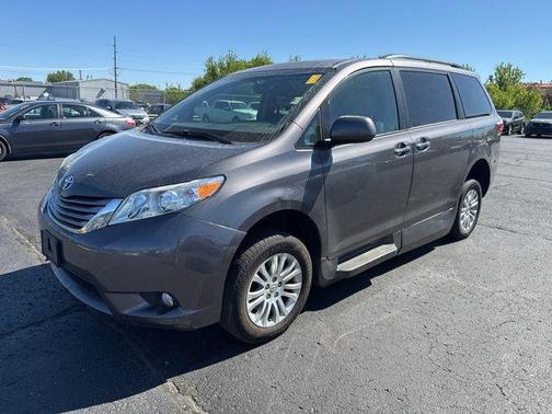 Predawn Gray Mica 2017 Toyota Sienna XLE