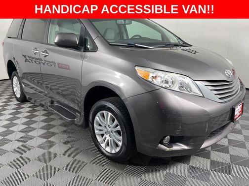 Predawn Gray Mica 2017 Toyota Sienna XLE