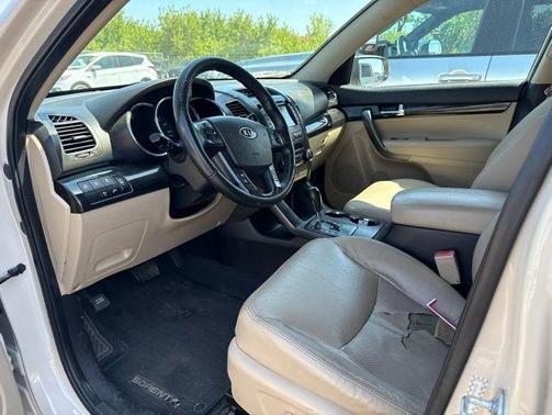 White Sand Beige 2011 Kia Sorento EX