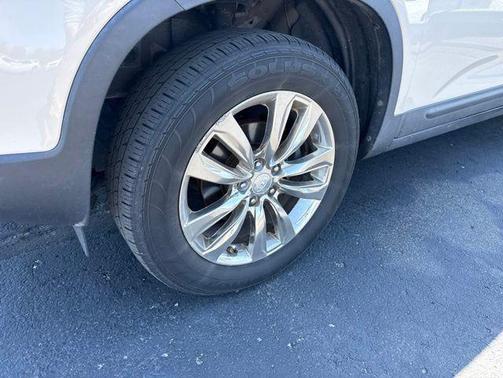 White Sand Beige 2011 Kia Sorento EX