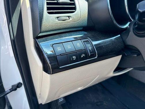 White Sand Beige 2011 Kia Sorento EX