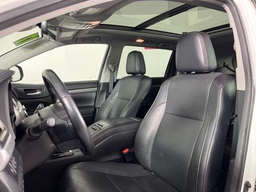 2017 Toyota Highlander Limited Platinum