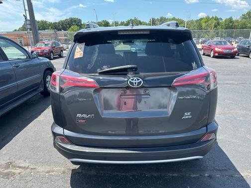 2018 Toyota RAV4 SE