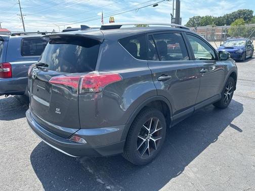 2018 Toyota RAV4 SE