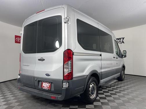 2017 Ford Transit-150 XL