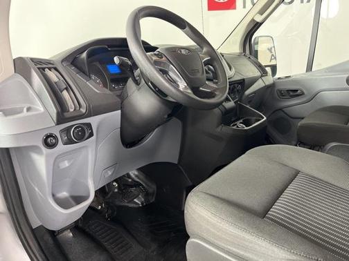 2017 Ford Transit-150 XL
