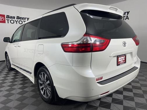 2020 Toyota Sienna XLE Premium