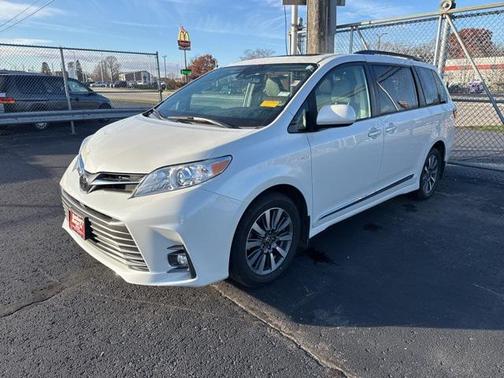 2020 Toyota Sienna XLE Premium