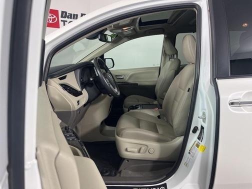 2020 Toyota Sienna XLE Premium
