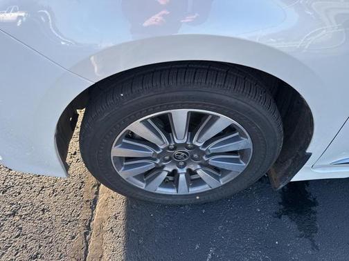 2020 Toyota Sienna XLE Premium