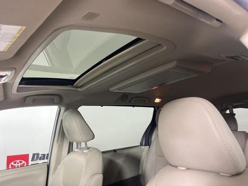 2020 Toyota Sienna XLE Premium