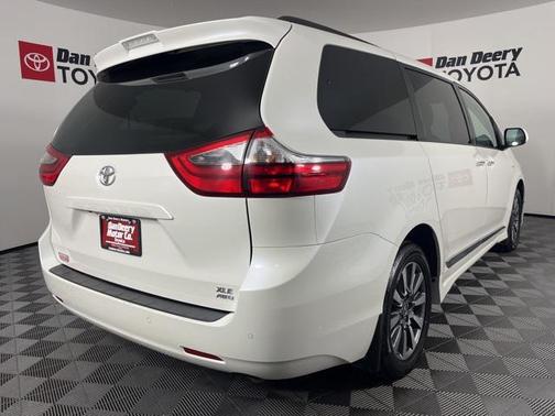 2020 Toyota Sienna XLE Premium