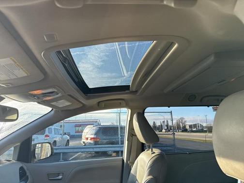 2020 Toyota Sienna XLE Premium