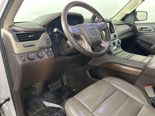 White Frost Tricoat 2018 GMC Yukon XL Denali