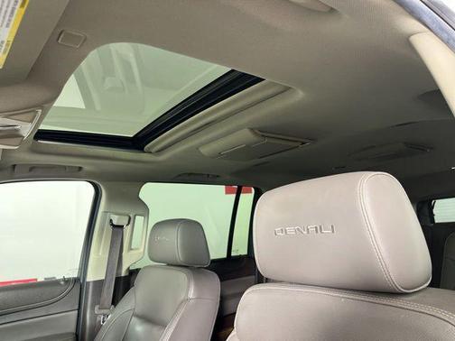 White Frost Tricoat 2018 GMC Yukon XL Denali