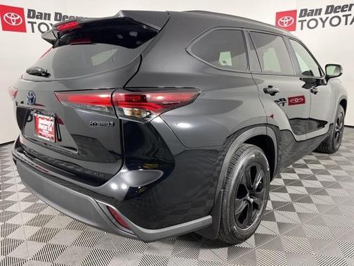 2024 Toyota Highlander Hybrid XLE