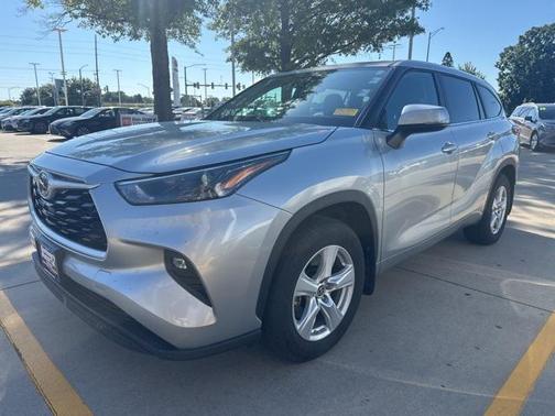 2024 Toyota Highlander LE