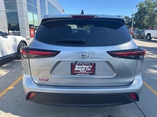 2024 Toyota Highlander LE