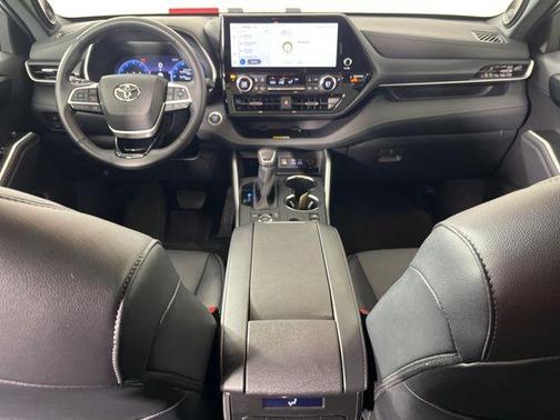 2025 Toyota Highlander XSE