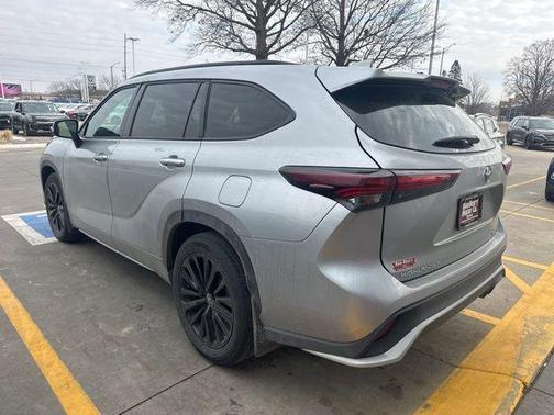 2025 Toyota Highlander XSE