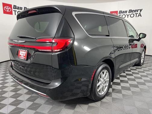 2025 Chrysler Pacifica L