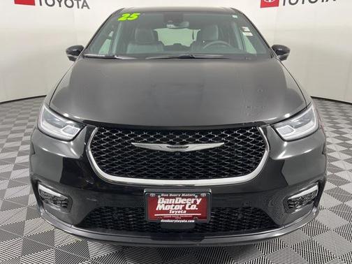 2025 Chrysler Pacifica L