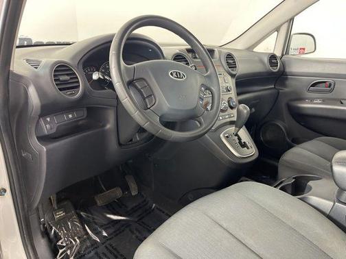 2008 Kia Rondo LX