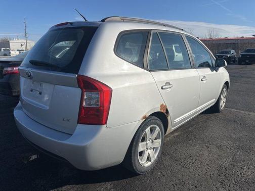 2008 Kia Rondo LX