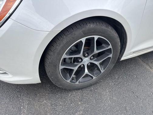 White Frost Tricoat 2016 Buick LaCrosse Leather