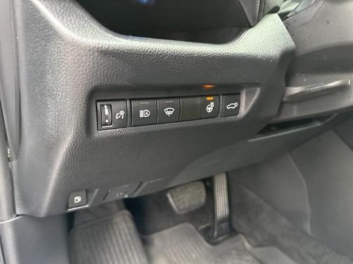 2021 Toyota RAV4 Hybrid SE
