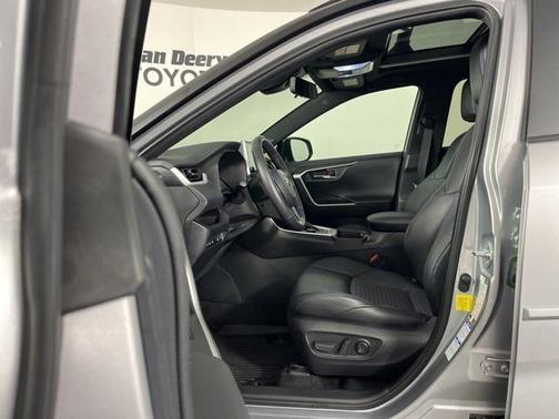 2021 Toyota RAV4 Hybrid SE