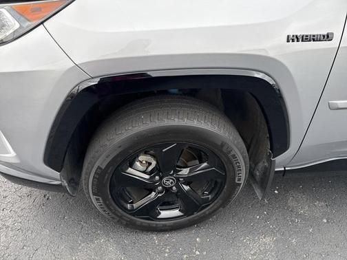2021 Toyota RAV4 Hybrid SE