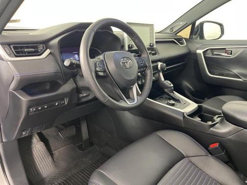 2021 Toyota RAV4 Hybrid SE