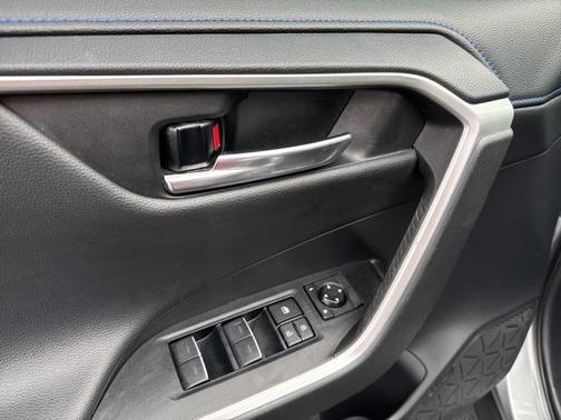 2021 Toyota RAV4 Hybrid SE
