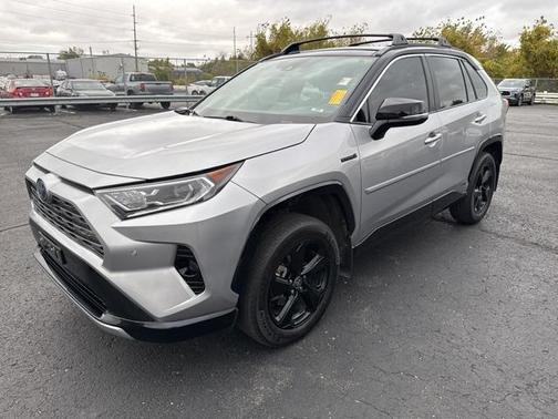 2021 Toyota RAV4 Hybrid SE