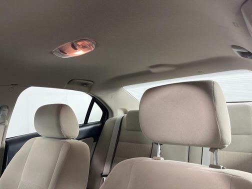 Red 2007 Ford Fusion SE