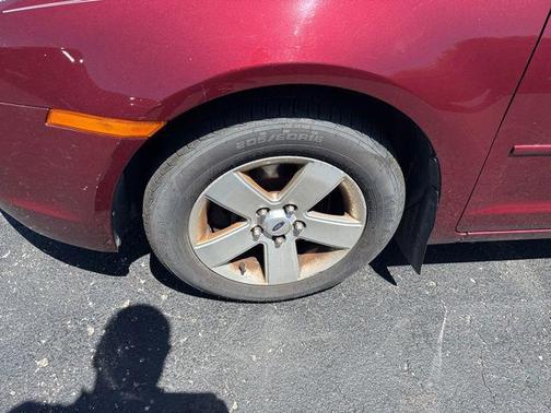 Red 2007 Ford Fusion SE